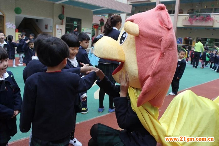 熱熱鬧鬧開學(xué)慶  團(tuán)團(tuán)圓圓一家親 ——廣東東莞寮步偉才幼兒園開學(xué)典禮1