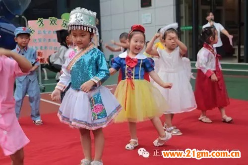 河南洛陽正大偉才幼兒園“關愛留守兒童夏令營”之愛心義賣活動