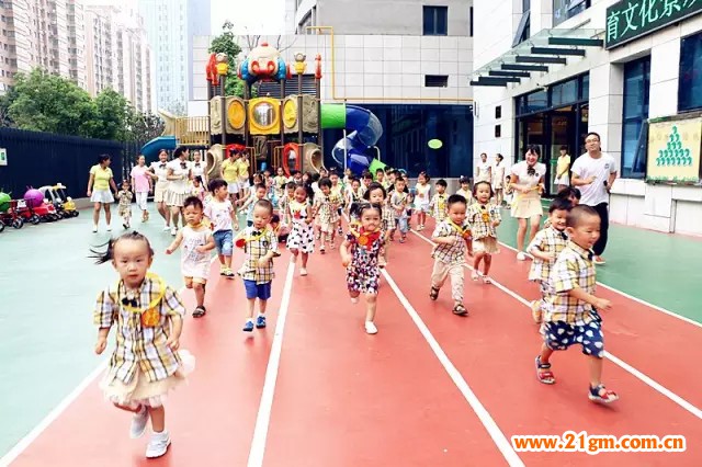 河南洛陽(yáng)正大國(guó)際香港偉才幼兒園上演了一場(chǎng)萌版奧運(yùn)會(huì)