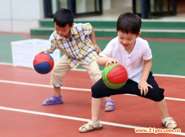 河南洛陽(yáng)正大國(guó)際香港偉才幼兒園上演了一場(chǎng)萌版奧運(yùn)會(huì)