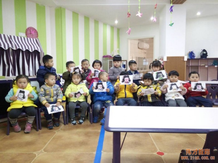 學(xué)雷鋒，做好娃娃——貴州遵義匯川偉才幼兒園“雷鋒日”活動