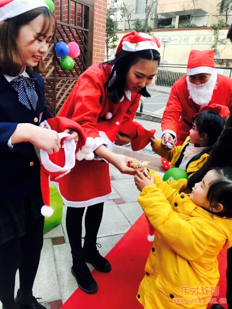 四川瀘州偉才幼兒園圣誕Party，一起圣誕吧！