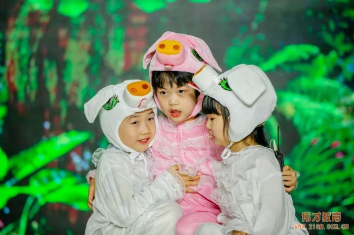 山東威海偉才幼兒園:雙旦大PARTY