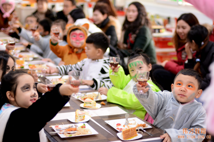 湖北荊州楚天都市佳園偉才幼兒園：動物音樂劇，任性跨年