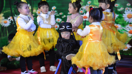 山西呂梁永寧偉才幼兒園：“慶元旦，迎新年”文藝匯演