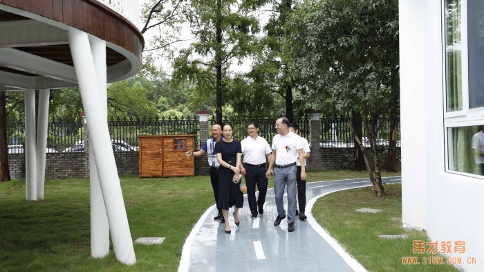 筑幸福巢，圓童年夢——浙江寧波蜜蜂王國偉才幼兒園開園慶典