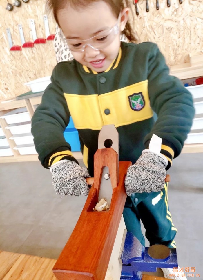 廣西南寧賓陽(yáng)偉才幼兒園:木工坊初體驗(yàn)