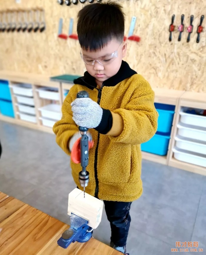 廣西南寧賓陽(yáng)偉才幼兒園:木工坊初體驗(yàn)