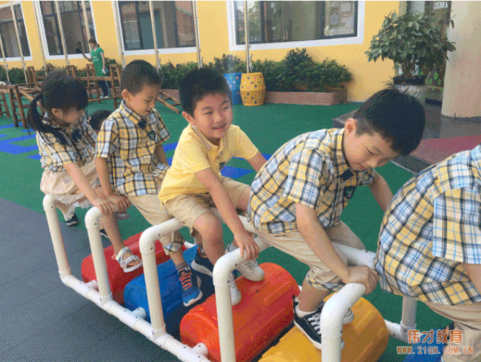 廣東普寧市偉才幼兒園大班回園記：你笑起來真好看！