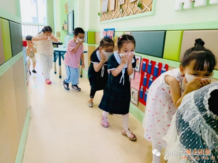 四川瀘州偉才幼兒園：安全教育踐于行，健康成長(zhǎng)更放心！