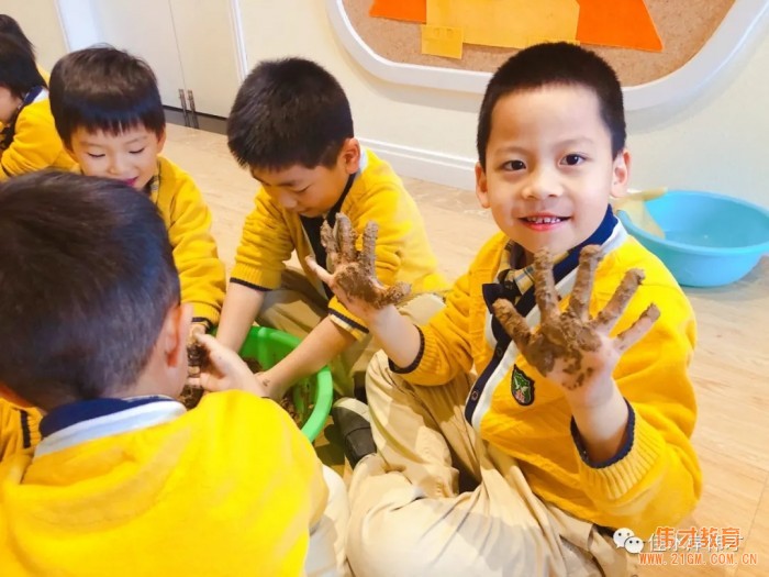 歡樂(lè)課堂：一起玩泥巴！丨甘肅天水佳水岸偉才幼兒園