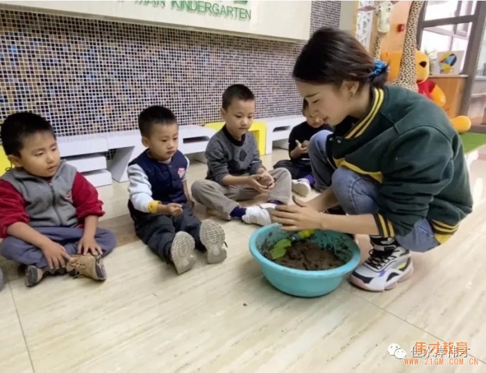 歡樂(lè)課堂：一起玩泥巴！丨甘肅天水佳水岸偉才幼兒園