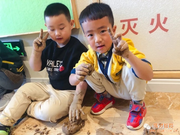 歡樂(lè)課堂：一起玩泥巴！丨甘肅天水佳水岸偉才幼兒園
