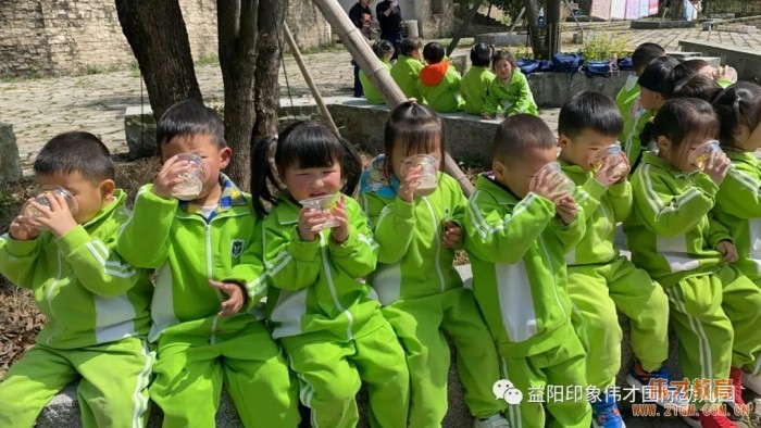 傳承紅色文化，弘揚(yáng)革命精神——湖南益陽印象偉才幼兒園春游活動(dòng)