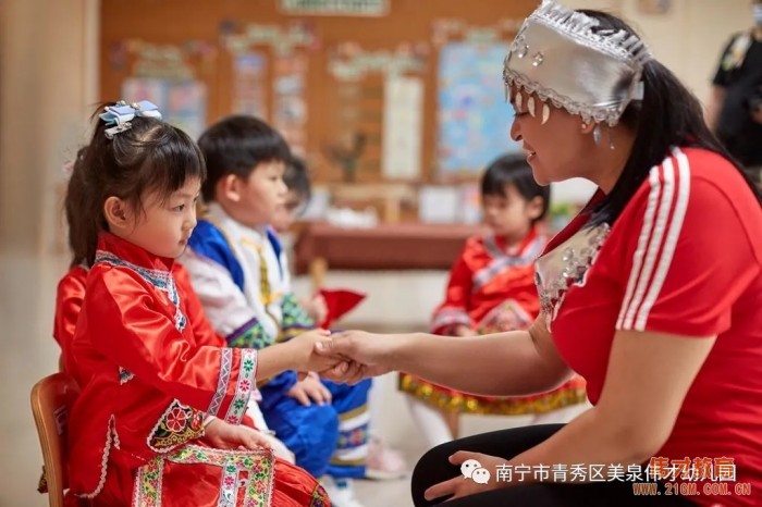 “壯鄉(xiāng)歌圩節(jié)，五彩三月三”——廣西南寧美泉偉才幼兒園