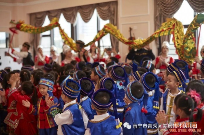 “壯鄉(xiāng)歌圩節(jié)，五彩三月三”——廣西南寧美泉偉才幼兒園