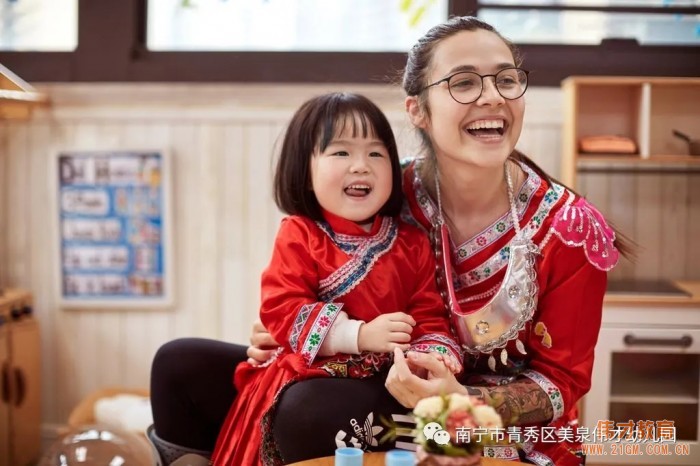 “壯鄉(xiāng)歌圩節(jié)，五彩三月三”——廣西南寧美泉偉才幼兒園