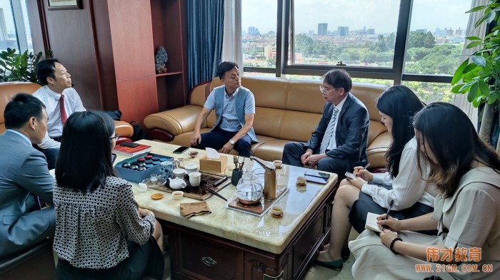 德中文化經(jīng)濟(jì)聯(lián)合會(huì)中國事務(wù)委員會(huì)溫舟會(huì)長一行到訪偉才教育，共商聯(lián)合與發(fā)展！